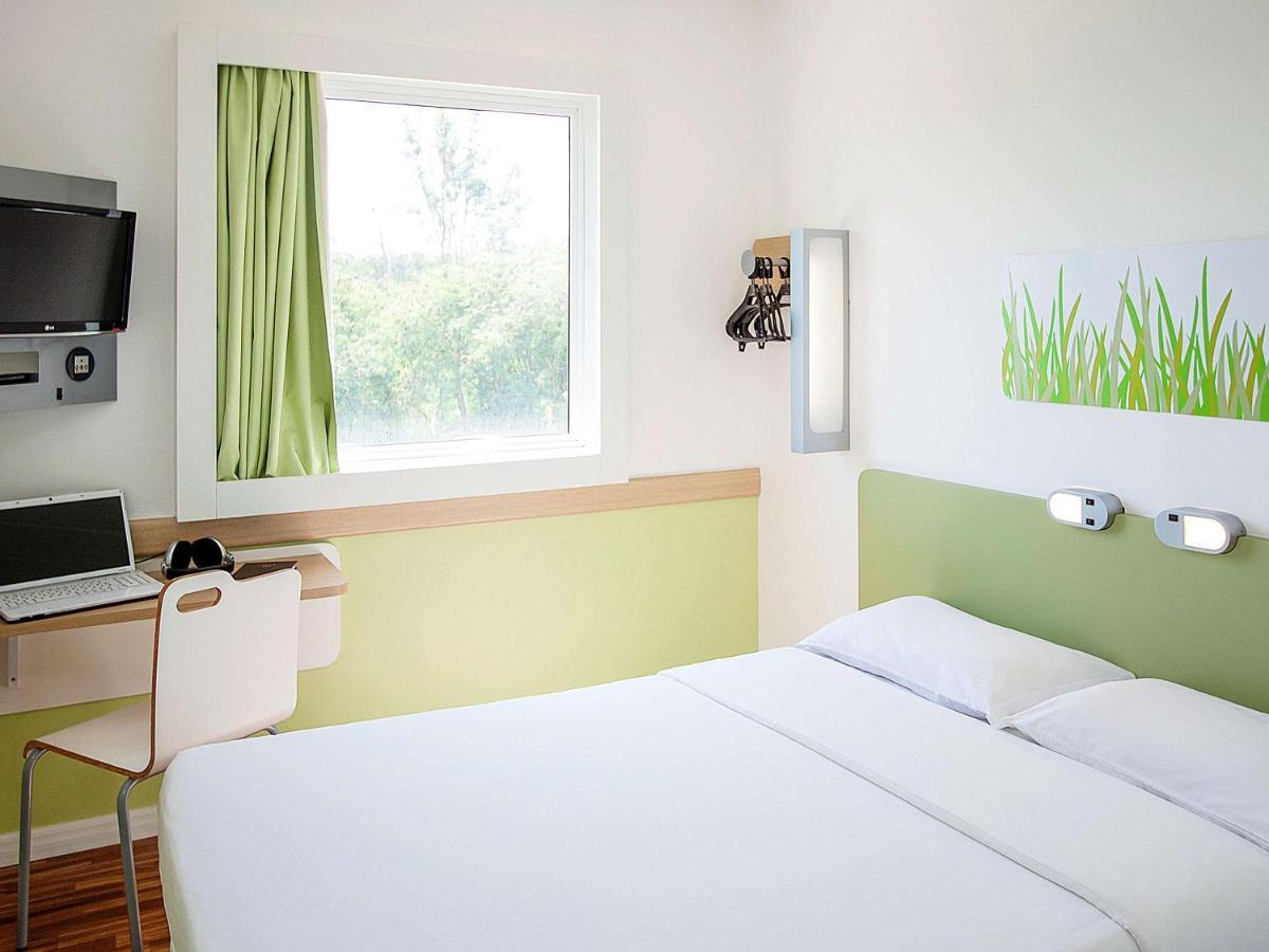 Ibis Budget ピラシカーバ エクステリア 写真