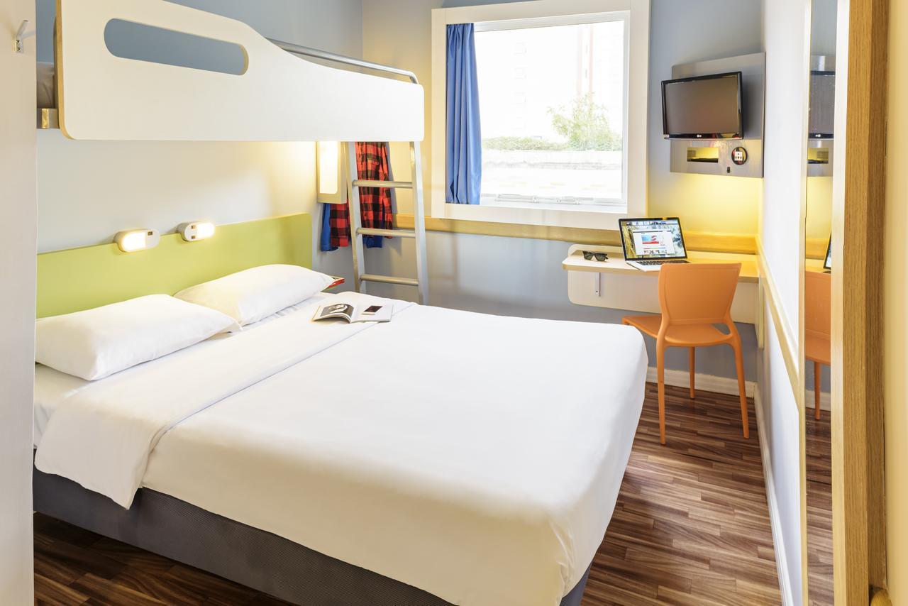 Ibis Budget ピラシカーバ エクステリア 写真